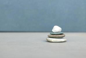 zen-achtig stack van kiezelsteen stenen. foto