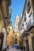 kathedraal van Malaga van steegje foto