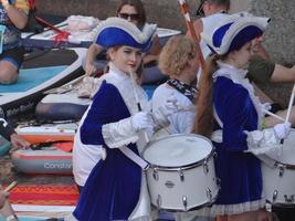 st petersburg, Rusland, 2022 - zevens Internationale sup festival gebracht zes duizend mensen in een plaats en kapot gegaan wereld Vermelding foto