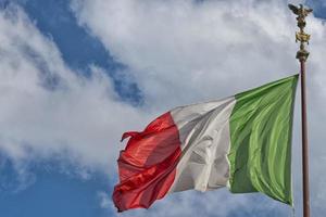 Italiaans vlag van Italië groen wit en rood foto