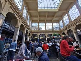 Genua, Italië - mei 18 2019 - de nieuw mog markt is Open naar openbaar foto