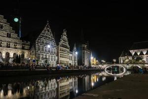 middeleeuws Europese stad gent nacht visie foto