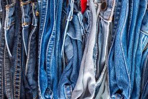 denim blauw jeans stack structuur achtergrond detailopname foto