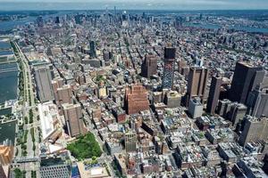 nieuw york - Verenigde Staten van Amerika - 13 juni 2015 Manhattan brug antenne visie van vrijheid toren foto
