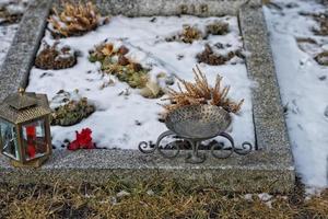 berg begraafplaats ijzer kruis foto