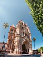 san miguel de allende, landmark parroquia de san miguel arcangel kathedraal in het historische stadscentrum foto