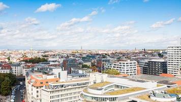 panorama berlijn stad in september foto