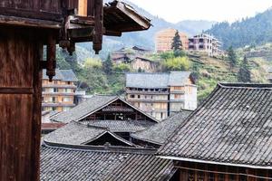 daken van landelijk huizen in chengyang dorp foto