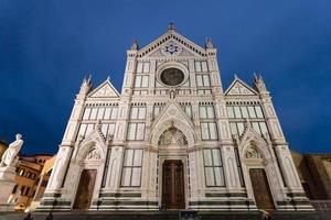 facade van basiliek di de kerstman Croce in nacht foto