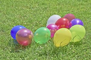 ballonnen Aan de gras foto