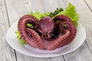 gekookte octopus met kruiden foto