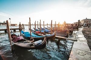 gondels in Venetië foto