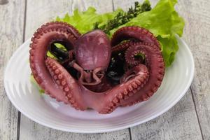 gekookte octopus met kruiden foto