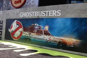 los angeles, 9 juli - ghostbusters-sfeer bij de première van ghostbusters in het tcl chinese theater imax op 9 juli 2016 in los angeles, ca foto