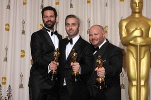 los angeles 27 - emile sherman, iain inblikken, en gareth losmaken, winnaars van de prijs voor het beste afbeelding voor de koning s toespraak in de druk op kamer Bij de 83e academie prijzen Bij kodak theater, Hollywood en hoogland Aan februari 27, 2011 in los engelen, ca foto