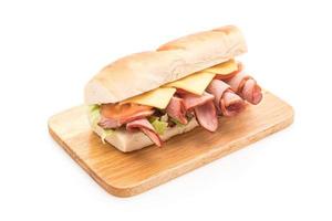 onderzeese sandwich met ham en salade foto