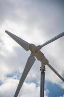 close-up van windturbine die alternatieve energie produceert
