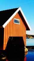 rode houten garage op de boot foto