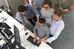 opstarten bedrijf mensen groep werken net zo team naar vind oplossing foto