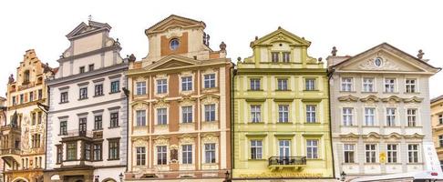 gevel van historisch gebouw in Praag