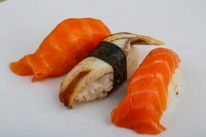 sushi reeks Aan de bord foto