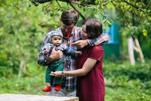 familie buitenshuis portret foto