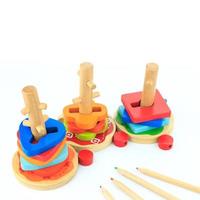kleurrijk houten speelgoed Aan een wit achtergrond foto