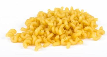 Italiaans pasta macaroni geïsoleerd Aan wit achtergrond foto