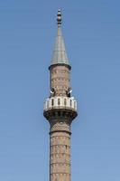 moskee minaret. een moskee in kalkoen foto