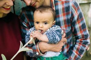 familie buitenshuis portret foto