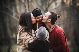 familie buitenshuis portret foto