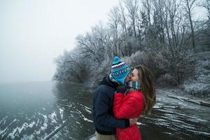 paar in winterlandschap foto