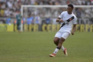 rio, Brazilië - april 01, 2018 - fabricio speler in bij elkaar passen tussen botafogo en vasco door de carioca kampioenschap in nilton santos stadion foto