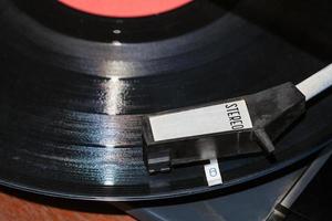 bovenstaand visie van toonarm Aan vinyl Vermelding foto