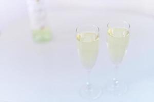 twee glazen champagne. foto