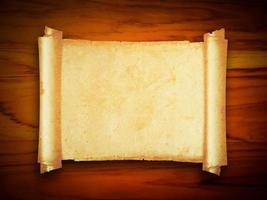 oud papier manuscript Aan bruin hout structuur met natuurlijk patronen foto