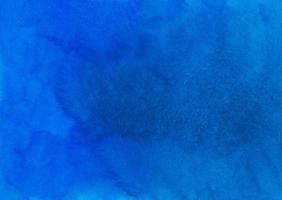 waterverf azuur blauw achtergrond schilderij textuur. wijnoogst hand- geschilderd waterverf achtergrond. vlekken Aan papier. foto