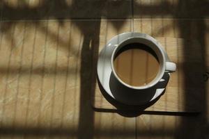 drinken koffie in de kamer foto