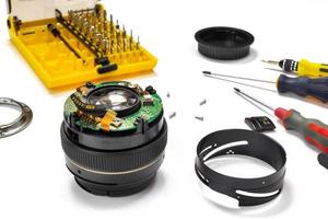 camera lens reparatie Aan wit achtergrond foto