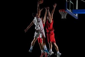 basketbalspeler in actie foto