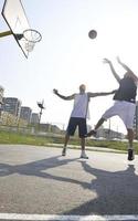 streetball spel Bij vroeg ochtend- foto