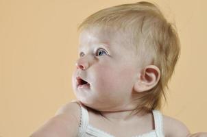 schattig weinig baby detailopname portret foto