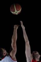 basketbalspeler in actie foto