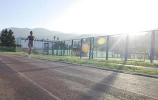 vrouw jogging Bij vroeg ochtend- foto