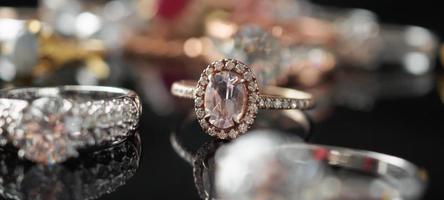 mooi diamant ringen sieraden achtergrond foto