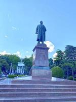 jalta, Krim - mei 30, 2019 stedelijk landschap met een monument naar Lenin Aan de centraal plein foto