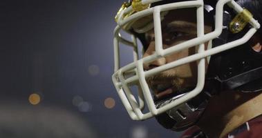 detailopname portret van Amerikaans Amerikaans voetbal speler foto