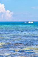 boten jachten schip steiger strand in playa del carmen Mexico. foto