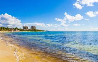 verbazingwekkend tropisch strand en caraïben zee Doorzichtig turkoois water Mexico. foto