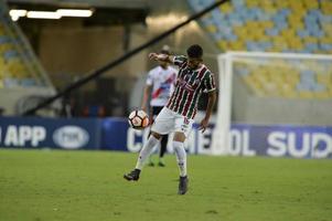 rio, Brazilië - april 11, 2018 - jadson speler in bij elkaar passen tussen fluminense en nacional potossi door de sulamerica kampioenschap in maracana stadion foto